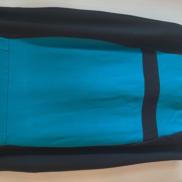 Very flattering dress. Teal, black and white fully lined. - Picture 5 of 8